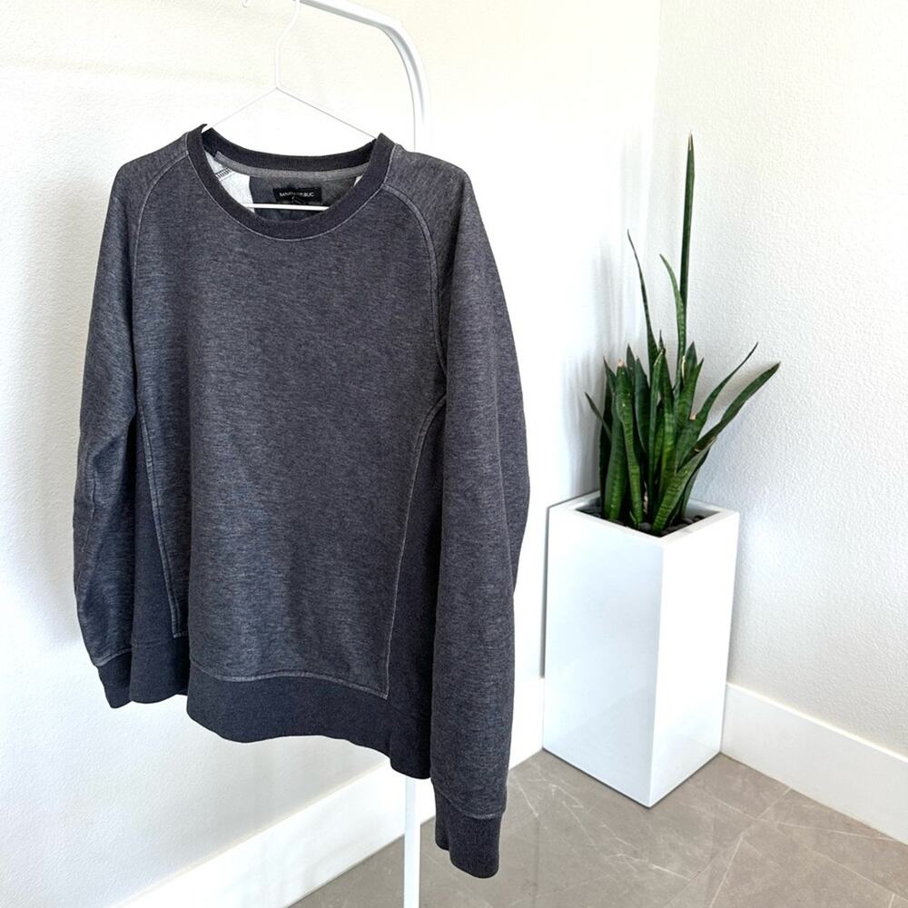 Banana Republic Men’s Grey Sweatshirt in Excellent Condition
